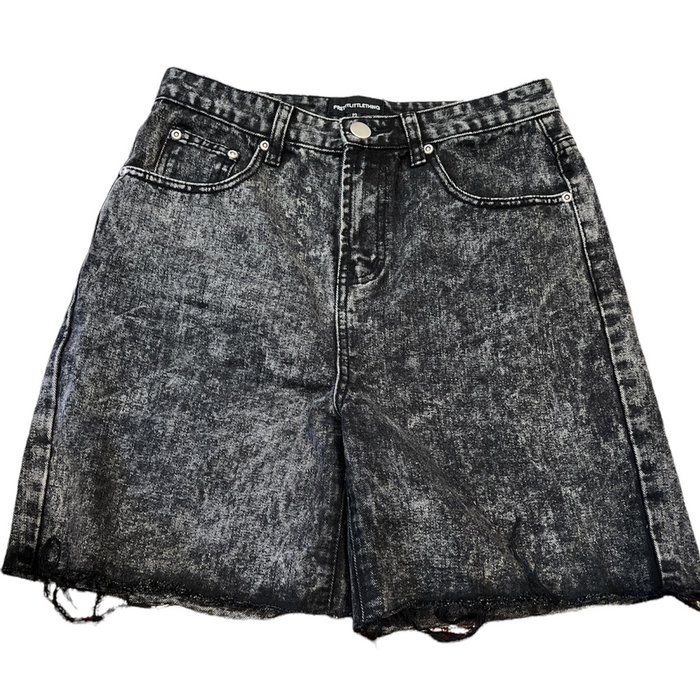 Prettylittlething acid wash‎ cut off shorts